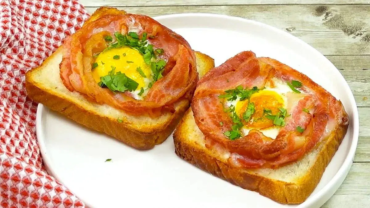 Air Fryer Bacon and Eggs
