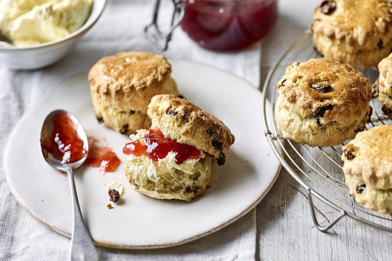 Quick & Delicious Air Fryer Fruit Scones – 18-Minute Recipe