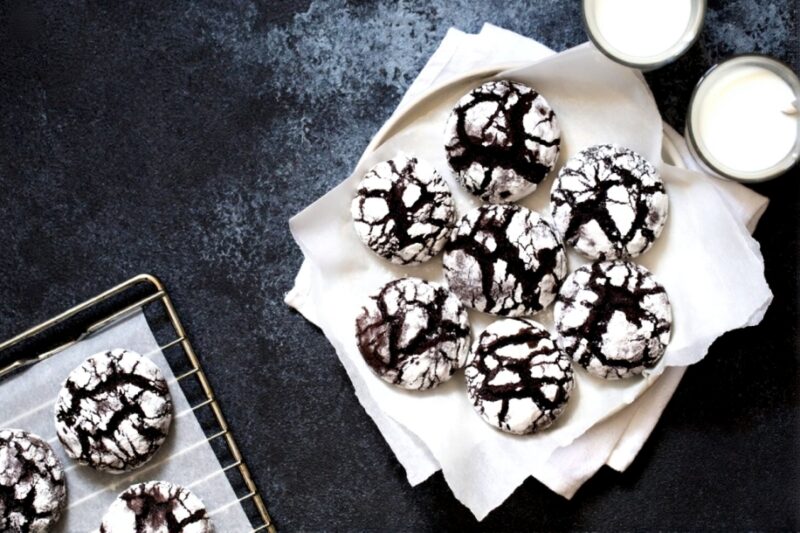 Amazing Chocolate Crinkle Cookies That Everyone Will Love – Booyah! 2025